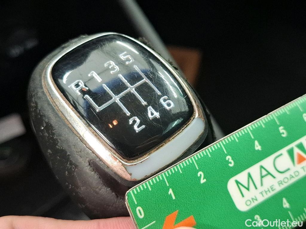  Hyundai  Tucson HYUNDAI  / 2018 / 5P / SUV 1.6 CRDI 115 HYBRID 48V CREATIVE #32