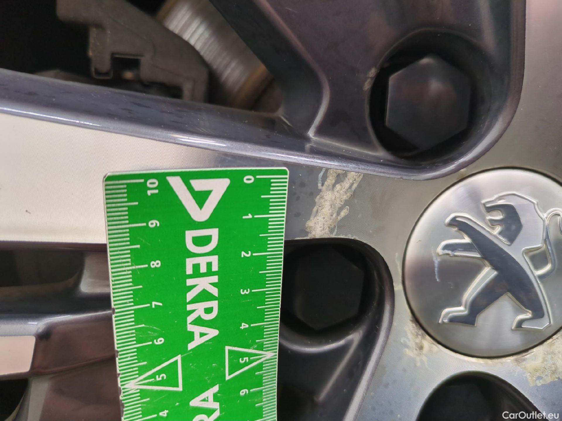  Peugeot  3008  Allure Pack 1.5 HDi 130CV BVM6 E6d #37