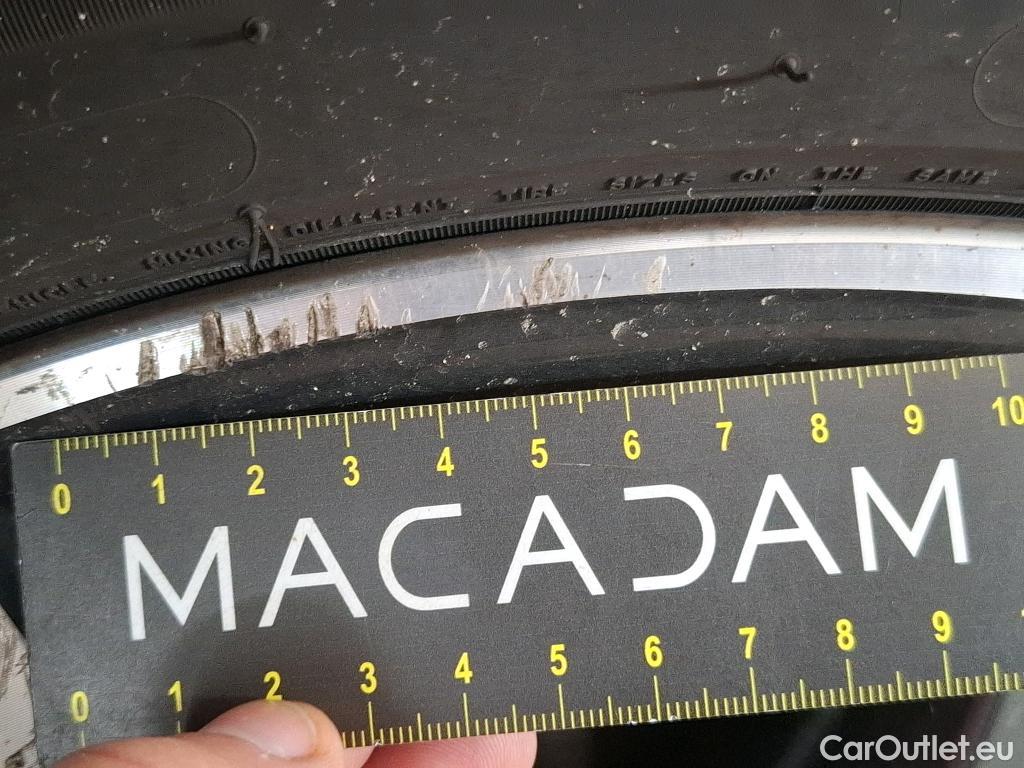  Peugeot  3008  Allure Pack 1.5 HDi 130CV BVA8 E6d #28