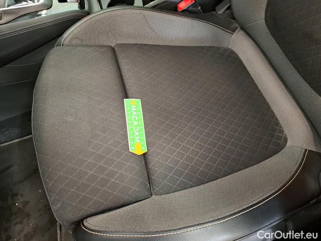  Opel   Grandland X Grandland X Elegance Business 1.5 130CV BVA8 E6d #24