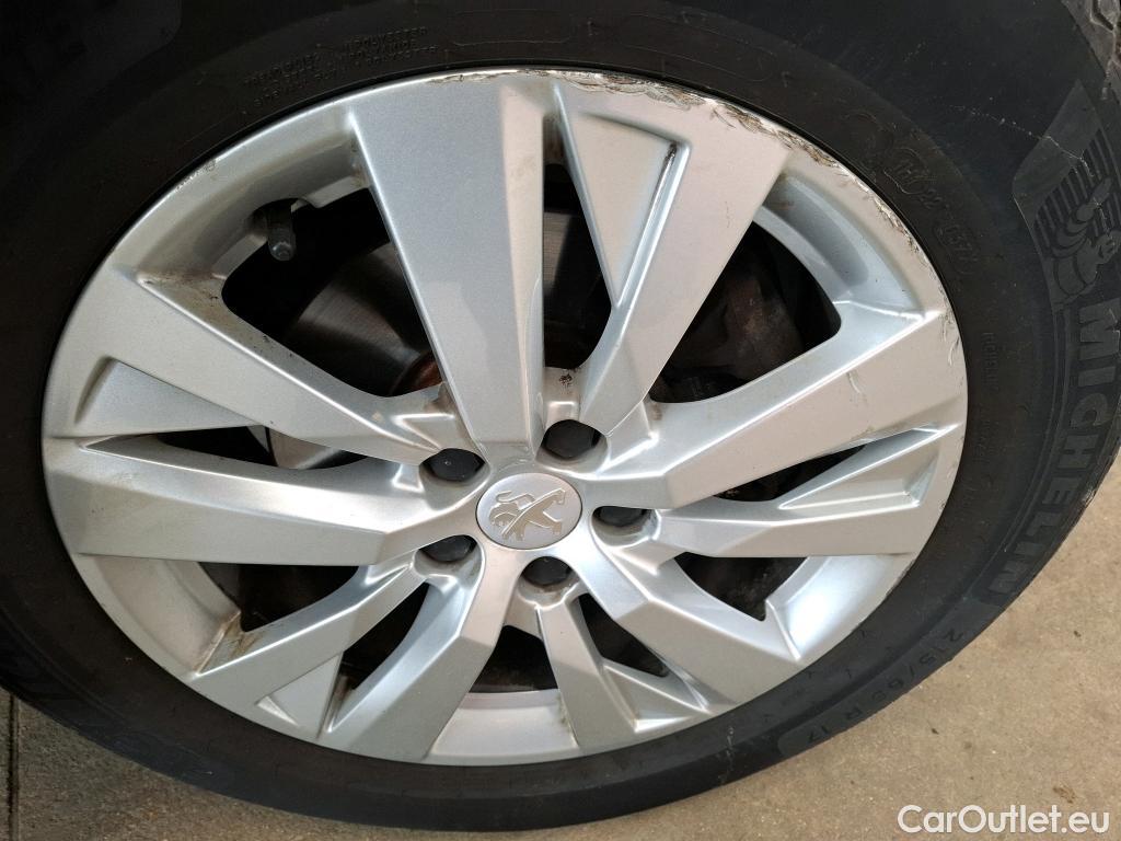  Peugeot  3008  Active Pack 1.5 HDi 130CV BVA8 E6d #25