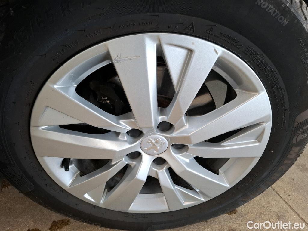  Peugeot  3008  Active Pack 1.5 HDi 130CV BVA8 E6d #32