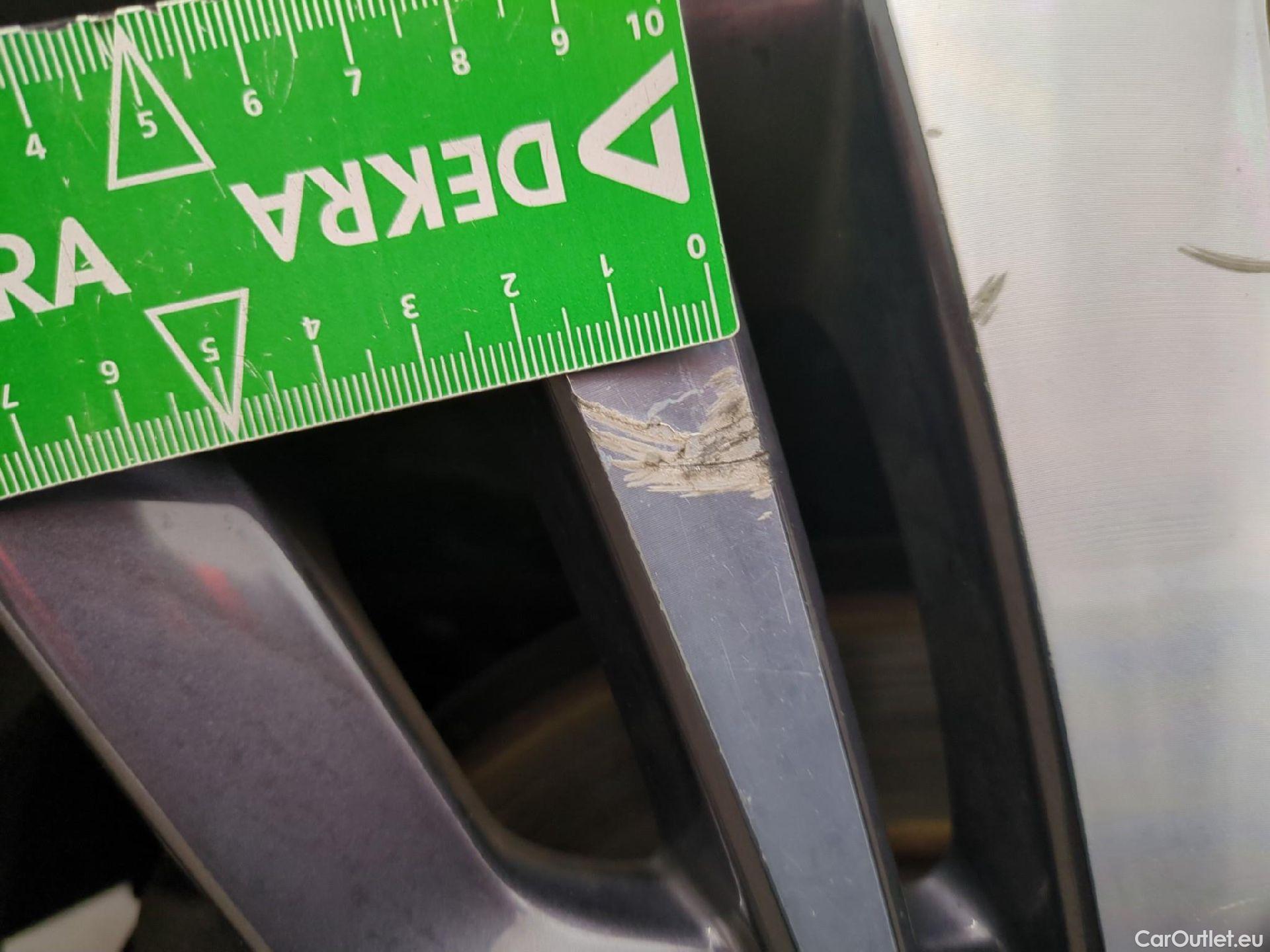  Peugeot  3008  Allure Pack 1.5 HDi 130CV BVM6 E6d #36