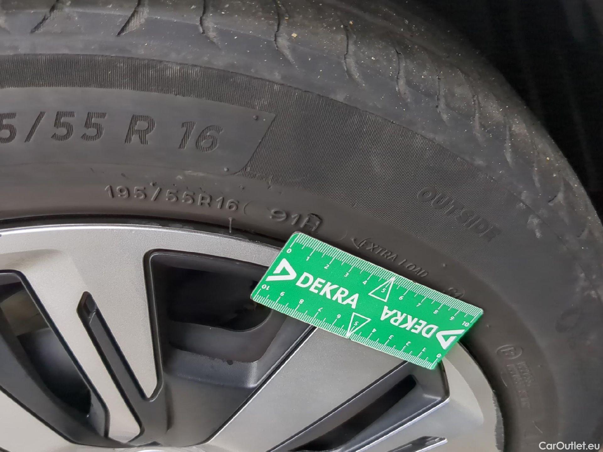  Peugeot  208  Active Pack 1.5 HDi 100CV BVM6 E6d #2