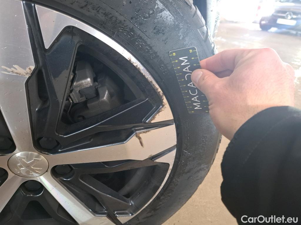  Peugeot  3008 PEUGEOT  / 2020 / 5P / SUV PureTech 180 S&S EAT8 GT Pack #13