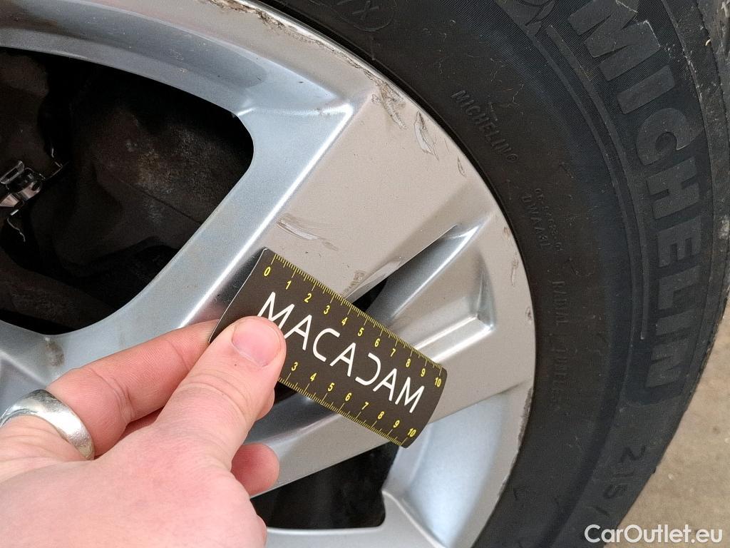  Peugeot  3008  Active Pack 1.5 HDi 130CV BVA8 E6d #29