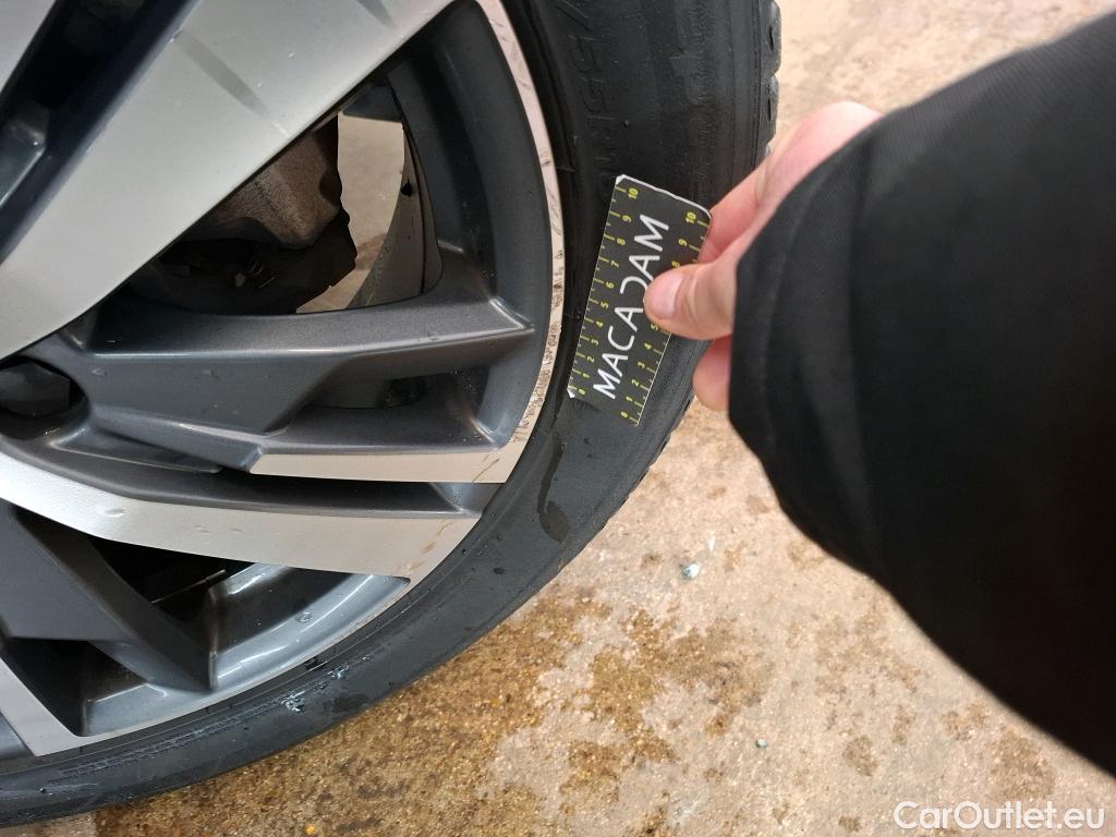  Peugeot  5008  Allure 1.5 HDi 130CV BVA8 7 Sieges E6d #25