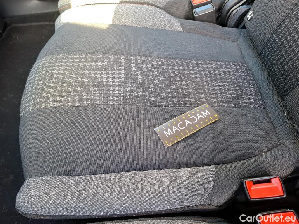  Peugeot  5008  Active Pack 1.5 HDi 130CV BVA8 7 Sieges E6d #8