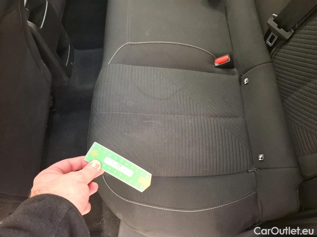  Peugeot  308  Active Pack 1.5 HDi 130CV BVA8 E6d #64