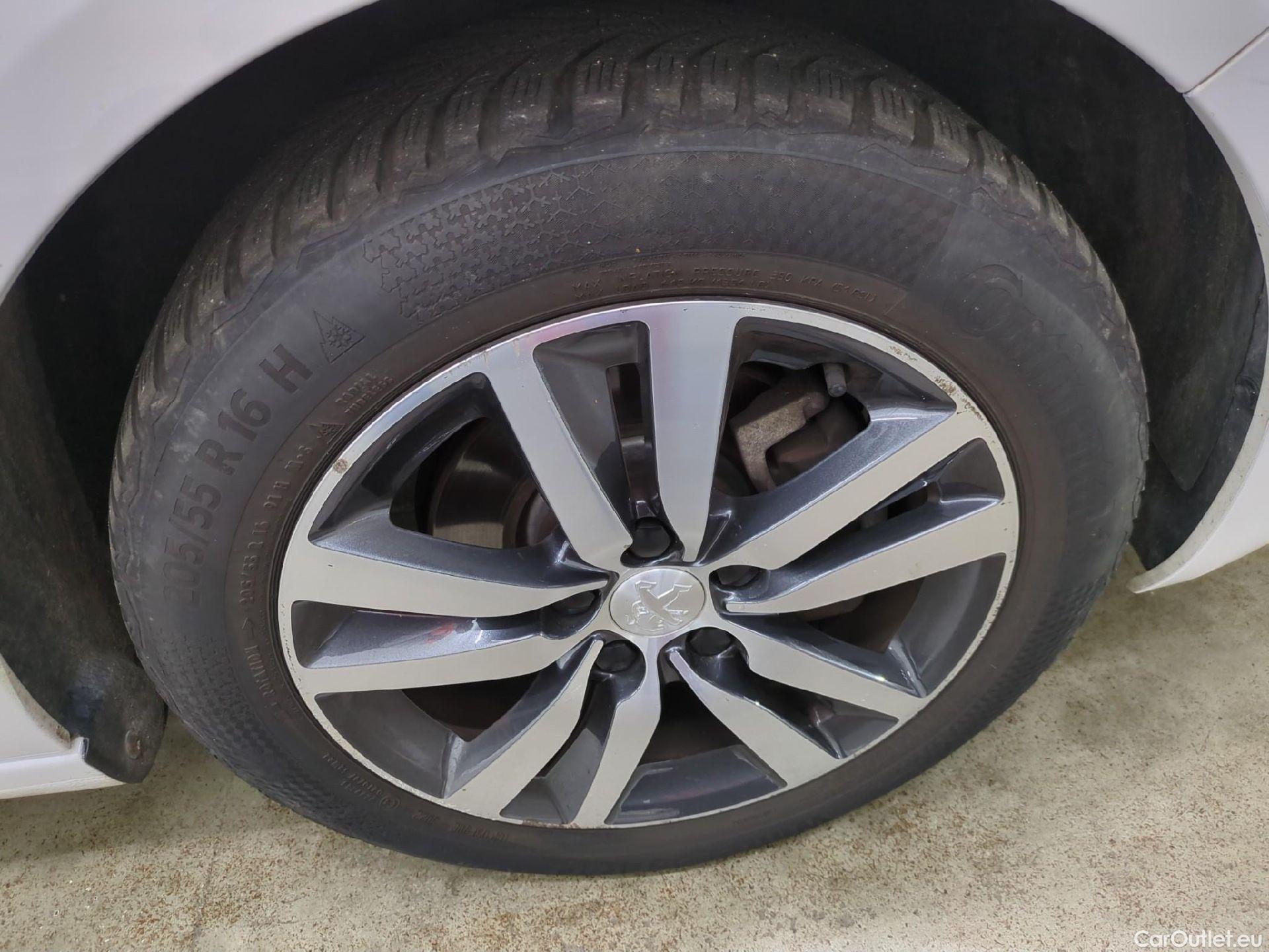  Peugeot  308  Allure 1.5 HDi 130CV BVM6 E6d #10