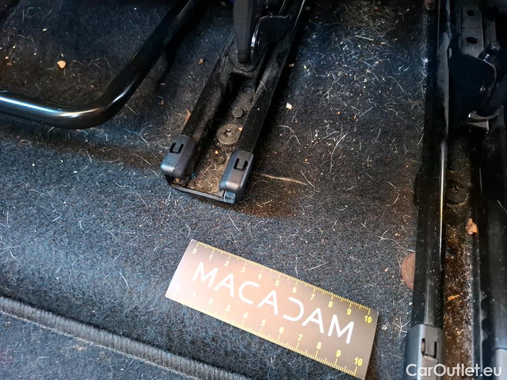  Peugeot  5008  Active Pack 1.5 HDi 130CV BVA8 7 Sieges E6d #9