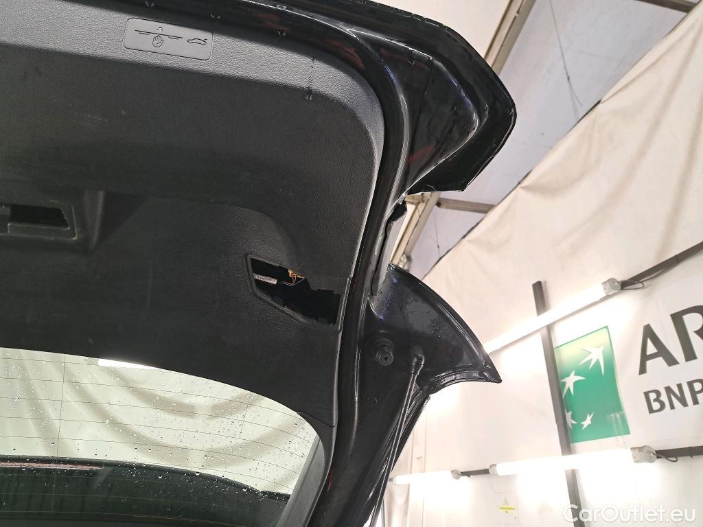  Volkswagen  Golf  VOLKSWAGEN / 2020 / 5P / Berline 2.0 TDI SCR 115 DSG7 Life Busi #13