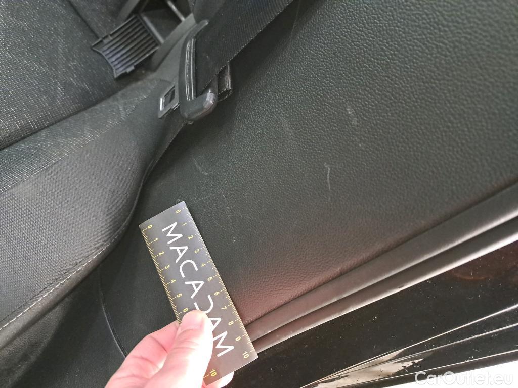  Volkswagen  Golf  VOLKSWAGEN / 2020 / 5P / Berline 2.0 TDI SCR 115 DSG7 Life Busi #15