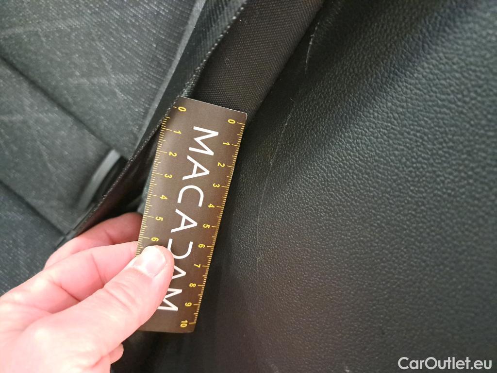  Volkswagen  Golf  VOLKSWAGEN / 2020 / 5P / Berline 2.0 TDI SCR 115 DSG7 Life Busi #14