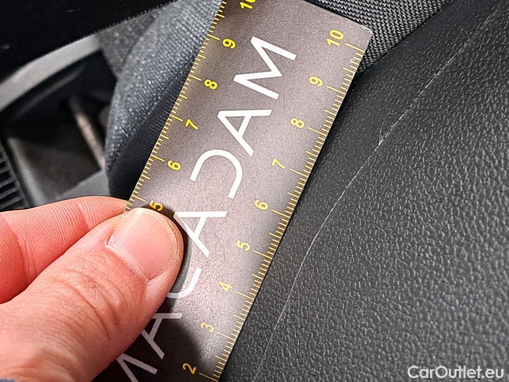  Volkswagen  Golf  VOLKSWAGEN / 2020 / 5P / Berline 2.0 TDI SCR 115 DSG7 Life Busi #17