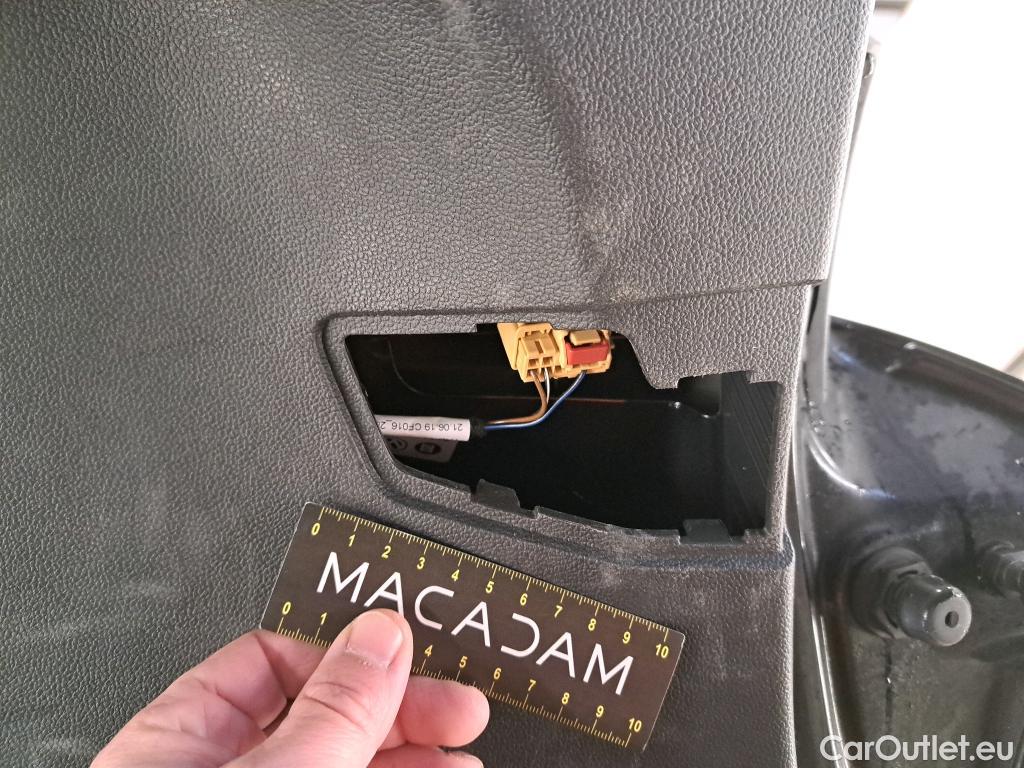  Volkswagen  Golf  VOLKSWAGEN / 2020 / 5P / Berline 2.0 TDI SCR 115 DSG7 Life Busi #12