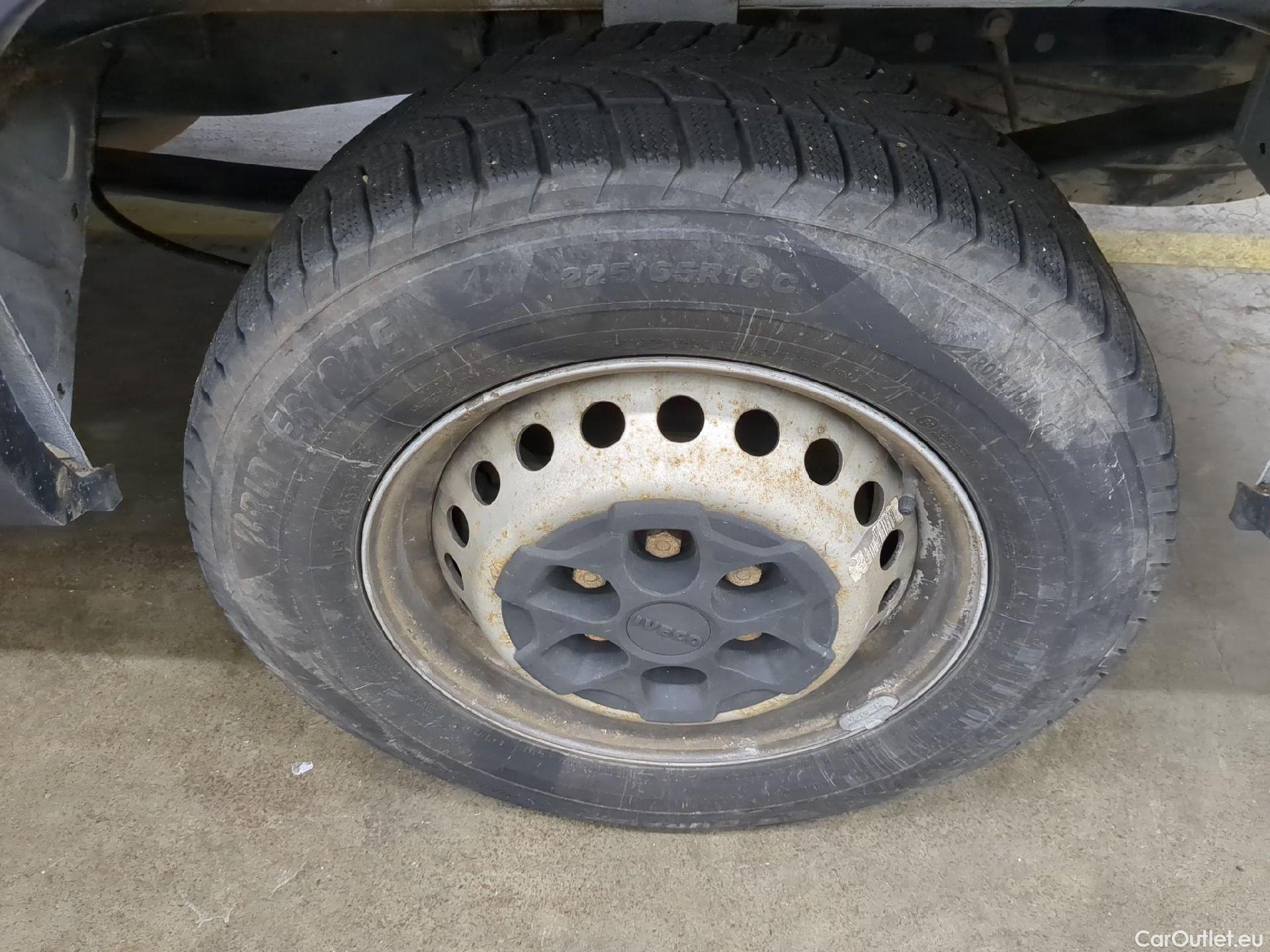  Iveco  Daily IVECO  VU 4p Fourgon 2.3 35S16 V11 H2 3520 #3