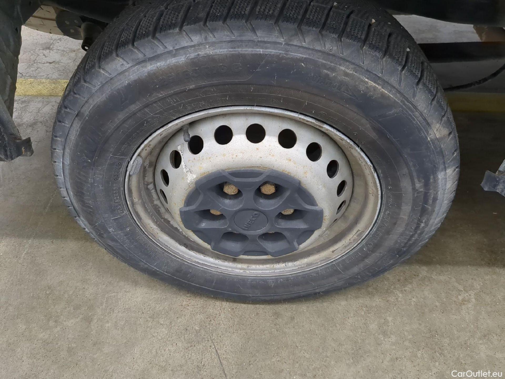  Iveco  Daily IVECO  VU 4p Fourgon 2.3 35S16 V11 H2 3520 #4