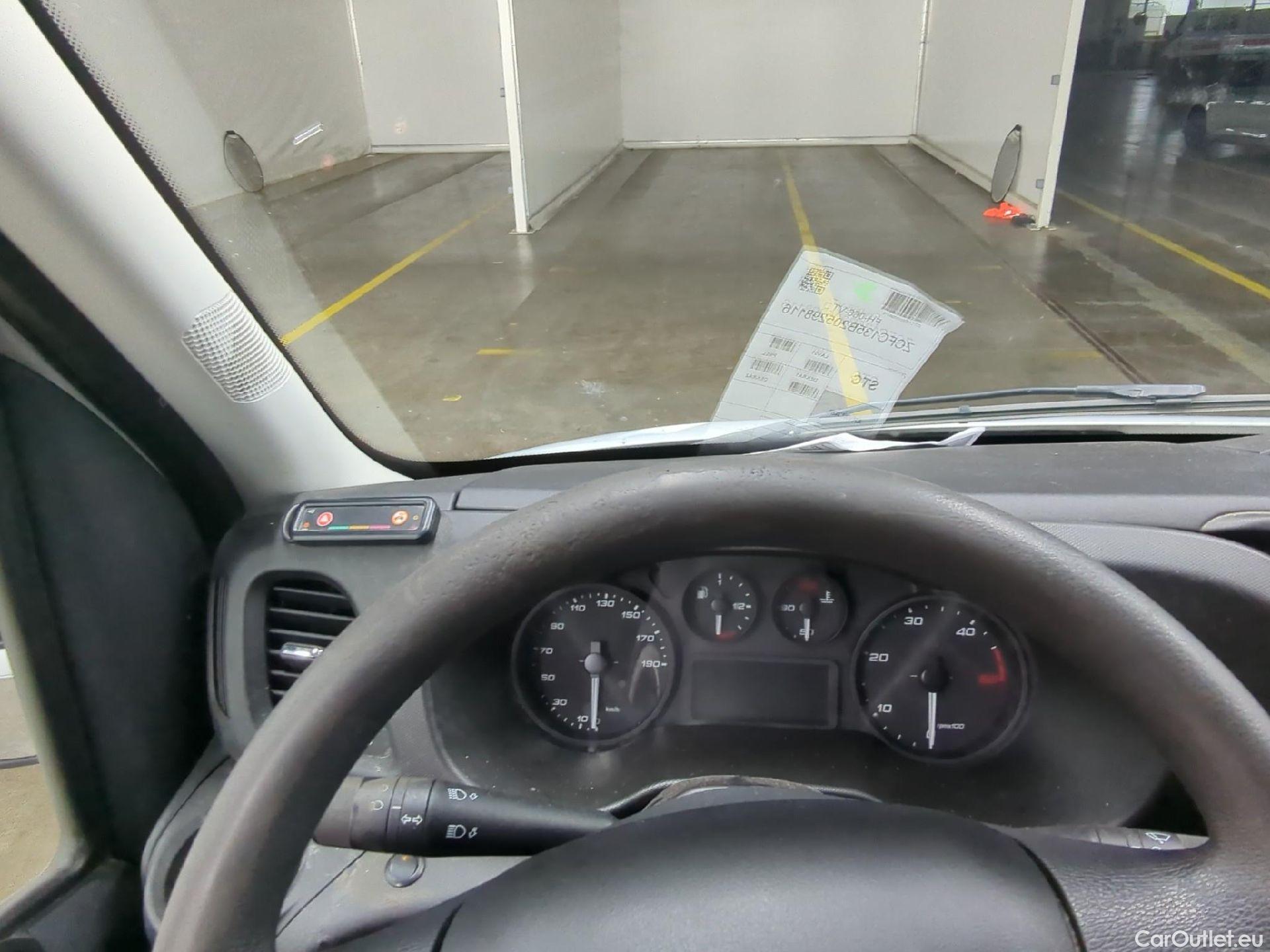  Iveco  Daily IVECO  VU 4p Fourgon 2.3 35S16 V11 H2 3520 #48