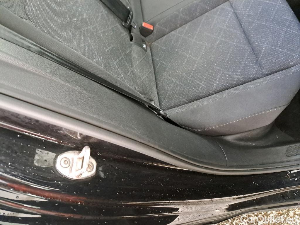  Volkswagen  Golf  VOLKSWAGEN / 2020 / 5P / Berline 2.0 TDI SCR 115 DSG7 Life Busi #29