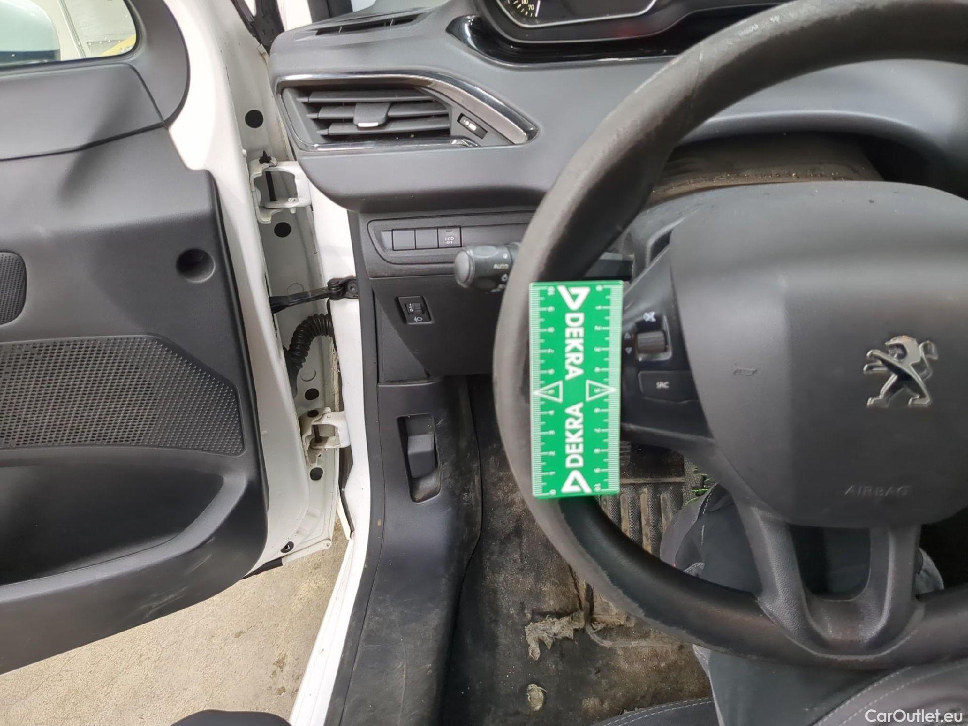  Peugeot  208  Affaire Premium Pack 1.5 HDi 100CV BVM5 E6dT #3