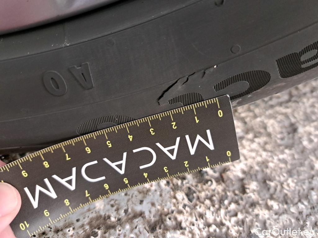  Volkswagen  Tiguan VOLKSWAGEN  / 2020 / 5P / SUV 2.0 TDI 150 DSG7 R-Line #2