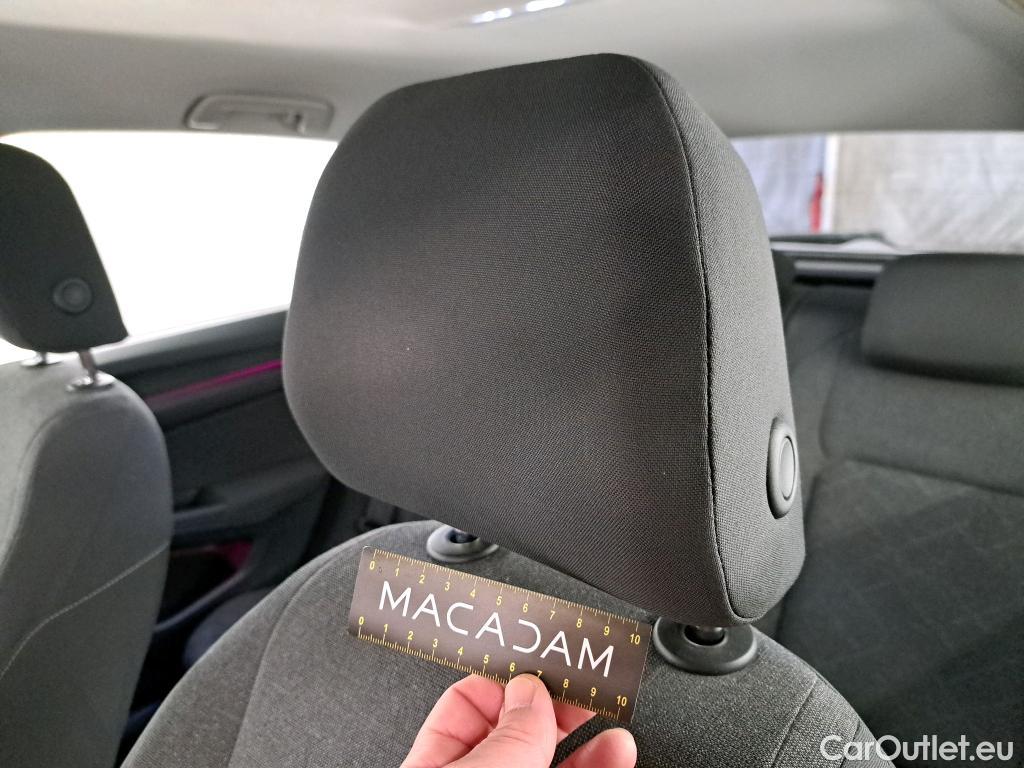  Volkswagen  Golf  VOLKSWAGEN / 2020 / 5P / Berline 2.0 TDI SCR 115 DSG7 Life Busi #25