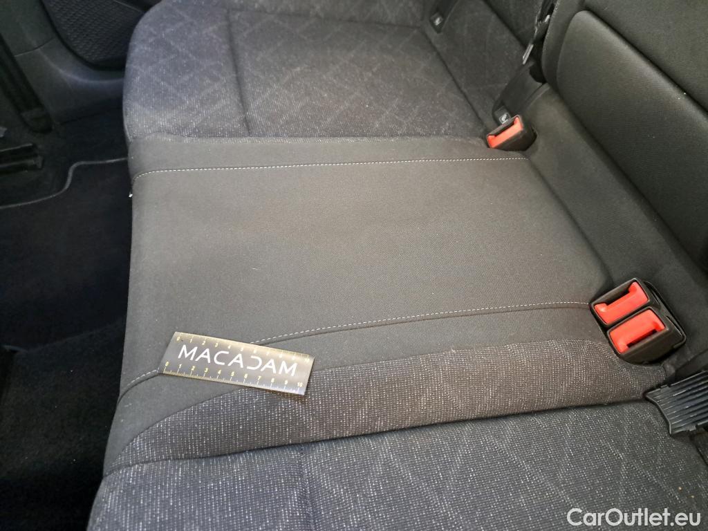  Volkswagen  Golf  VOLKSWAGEN / 2020 / 5P / Berline 2.0 TDI SCR 115 DSG7 Life Busi #26