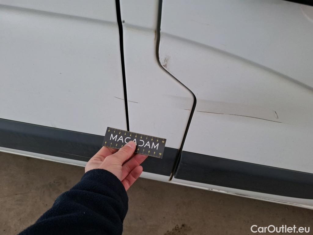  Renault  Master RENAULT  VU 4p Fourgon CA-CF F3500 L2H2 dCi 125 #64