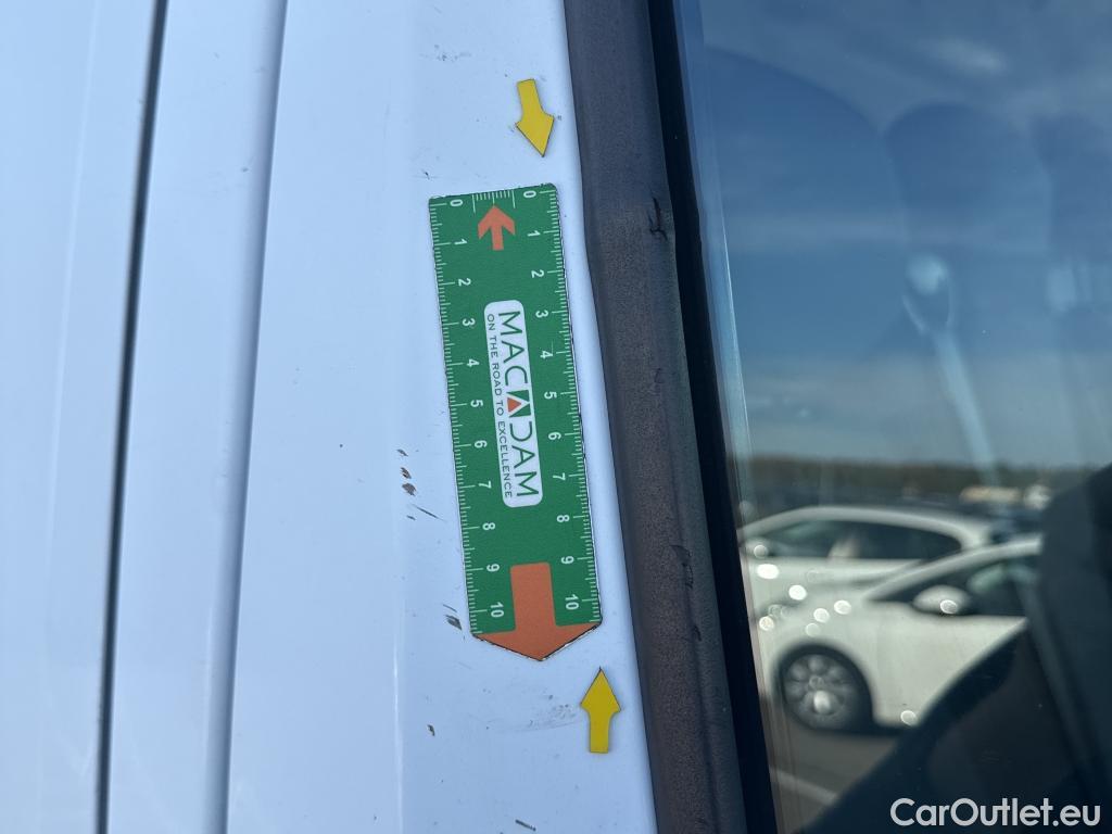  Renault  Master  III Fourgon L2H2 3 5 Grand Confort dCi #4