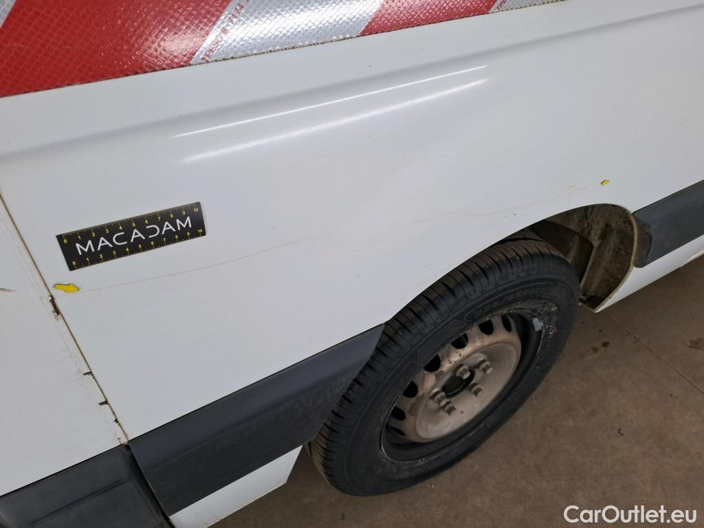  Renault  Master RENAULT  VU 4p Fourgon CA-CF F3500 L2H2 dCi 125 #68