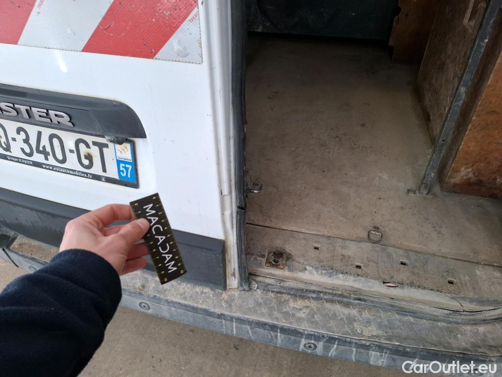  Renault  Master RENAULT  VU 4p Fourgon CA-CF F3500 L2H2 dCi 125 #27