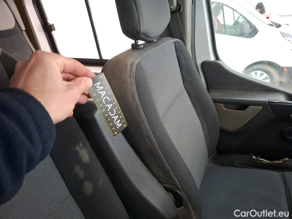  Renault  Master RENAULT  VU 4p Fourgon CA-CF F3500 L2H2 dCi 125 #46