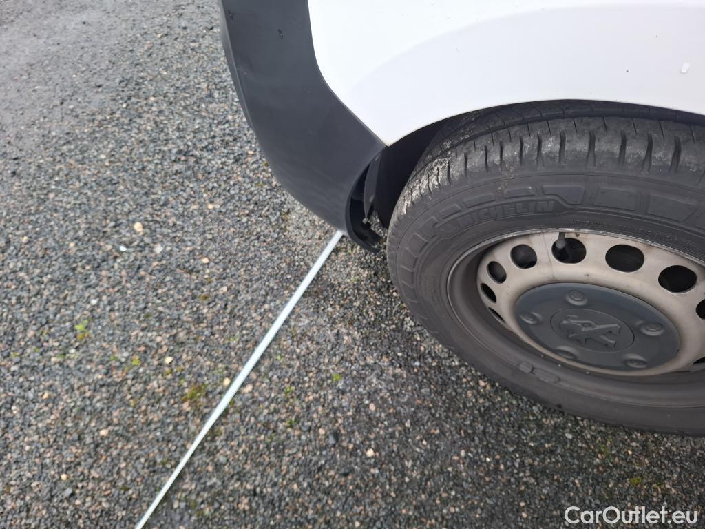  Peugeot  Expert  Fourgon Premium Standard 1.5 HDi 120CV BVM6 E6dT #11