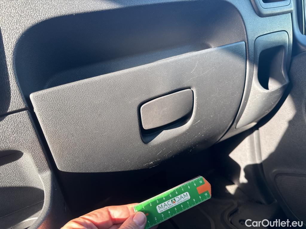  Renault  Master  III Fourgon L2H2 3 5 Grand Confort dCi #11