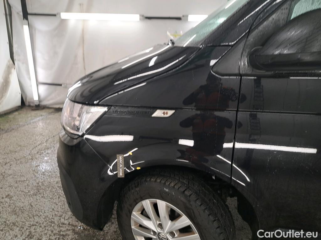  Volkswagen  Transporter VOLKSWAGEN  / 2019 / 4P / Fourgon vitré 2.0 TDi 150 4MO L1H1 Business #1