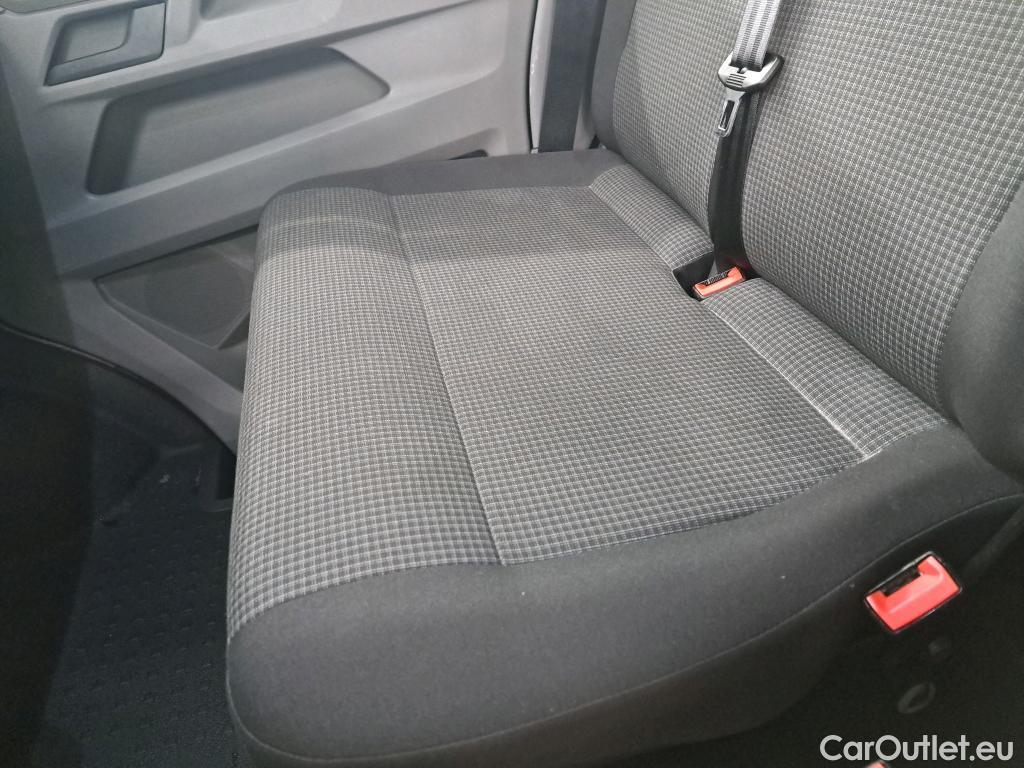  Volkswagen  Transporter VOLKSWAGEN  / 2019 / 4P / Fourgon vitré 2.0 TDi 150 4MO L1H1 Business #7