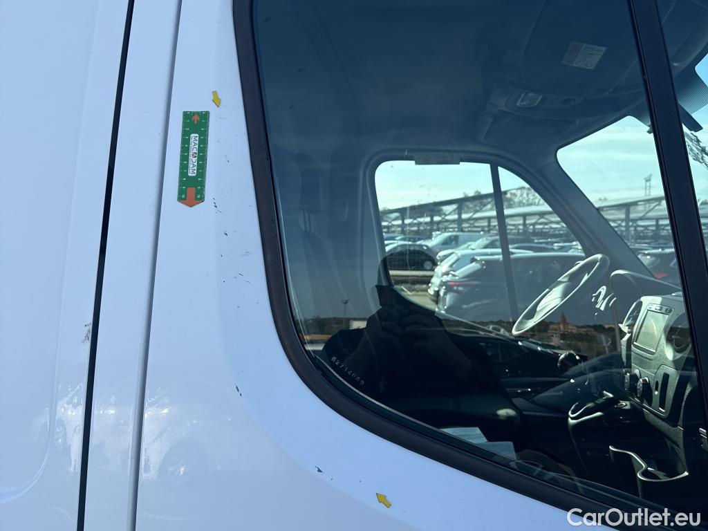  Renault  Master  III Fourgon L2H2 3 5 Grand Confort dCi #17