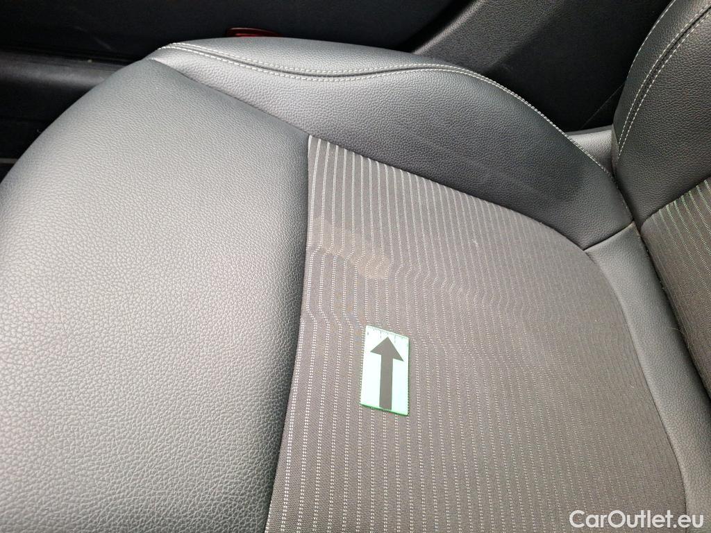  Mercedes  CLA-Klasse CLA 200 Coupé DCT #20