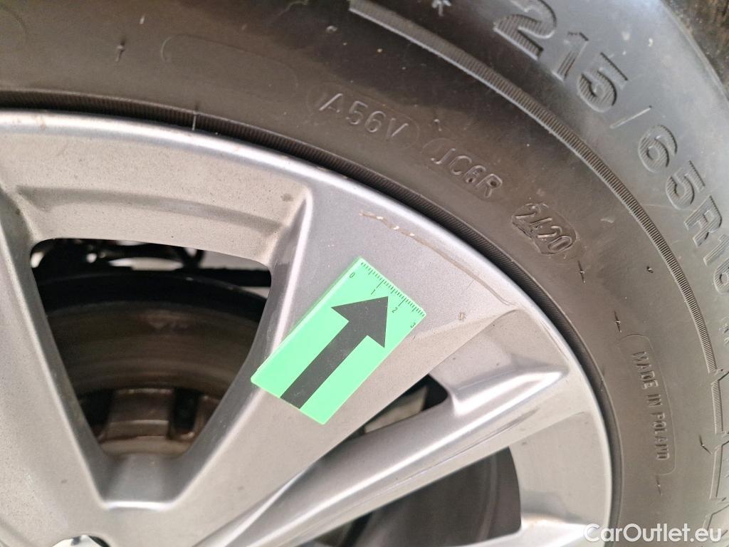  Peugeot  2008 1.2 PureTech 130CP Active Auto STT #24