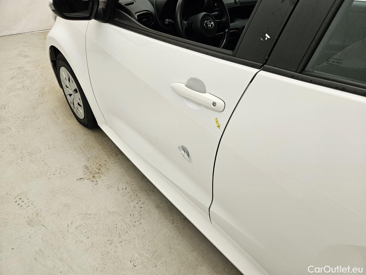  Toyota  Yaris 1.5 Hybrid Eco HYB Auto #4