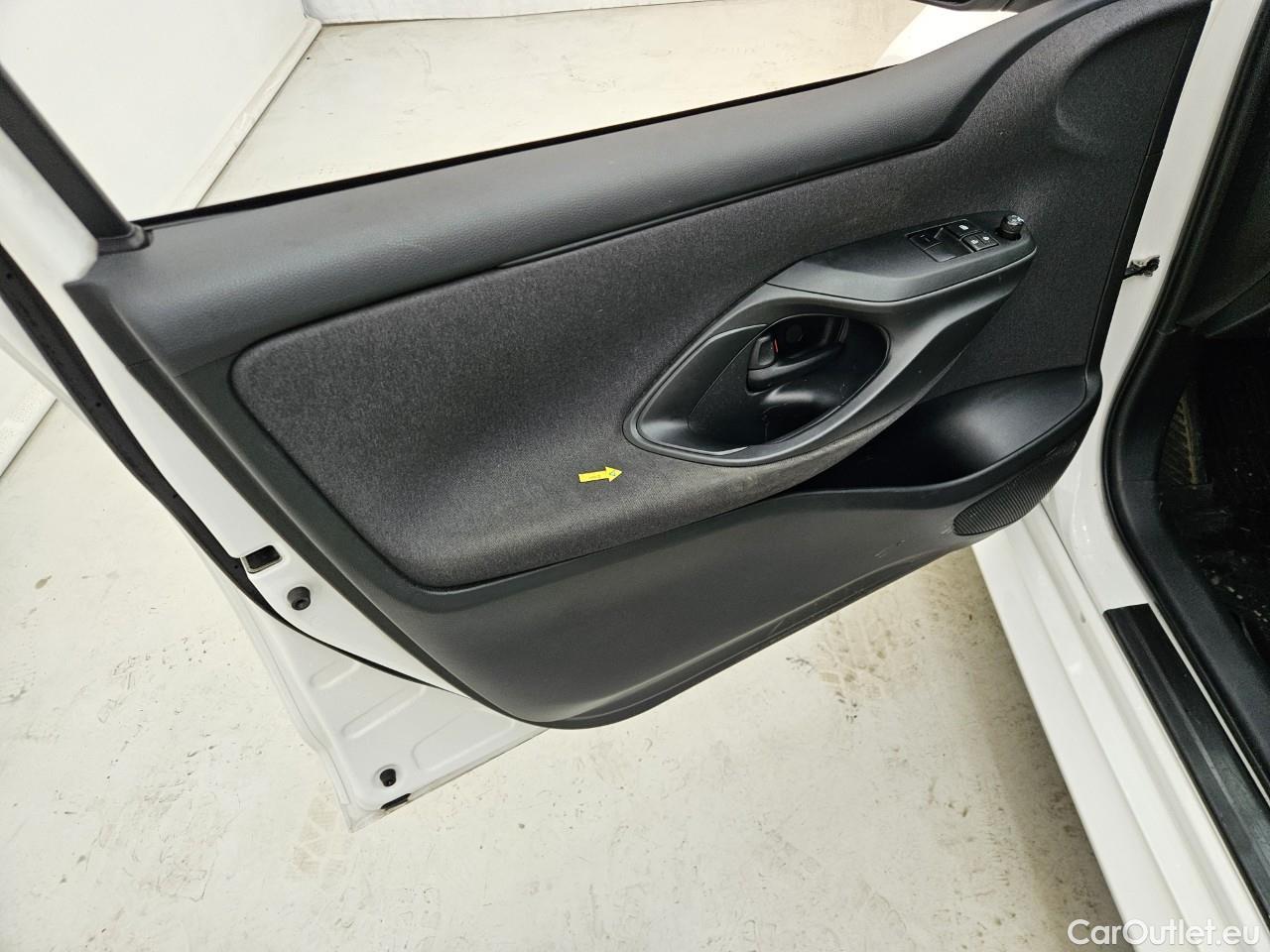  Toyota  Yaris 1.5 Hybrid Eco HYB Auto #36