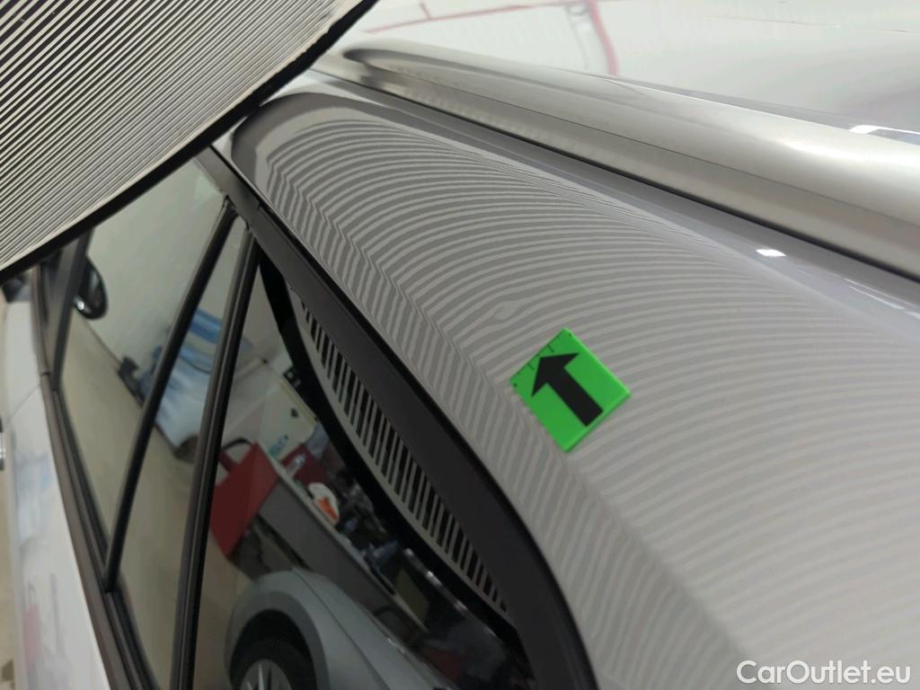  Toyota  Corolla 1.8 Hybrid Dynamic HSD TS E-CVT #16