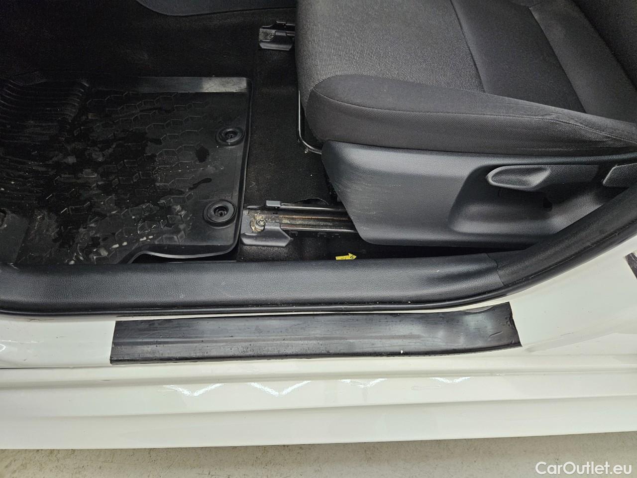  Toyota  Yaris 1.5 Hybrid Eco HYB Auto #40