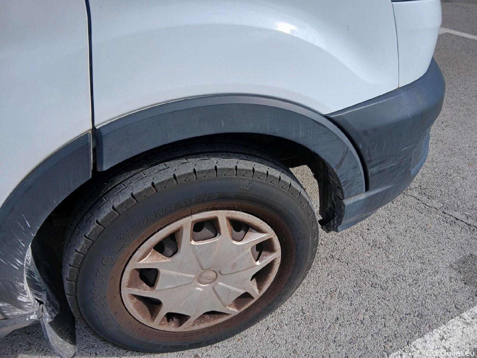  Ford  Transit FORD  / 2013 / 4P / furgón 350 96kW L3H2 Van Trend FWD #48