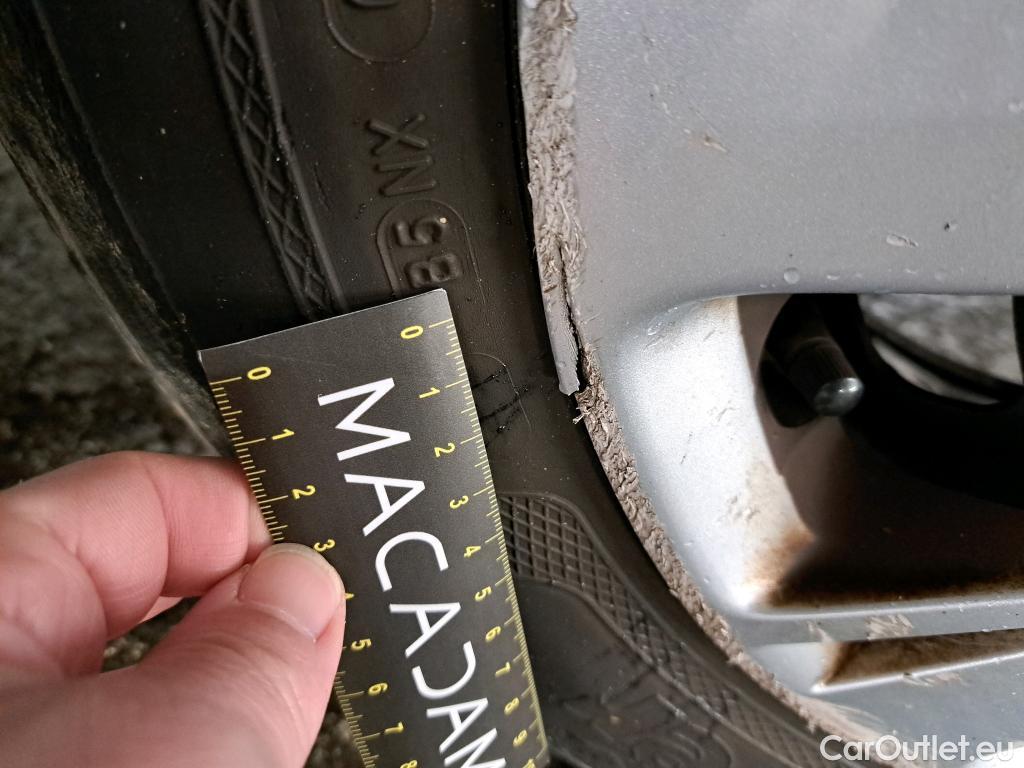  Peugeot  208  Affaire Premium Pack 1.5 HDi 100CV BVM5 E6dT #28