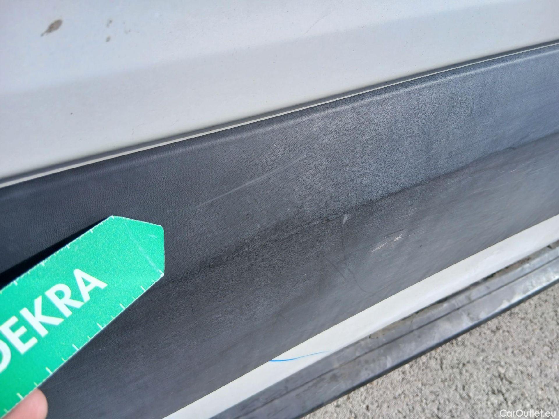  Ford  Transit FORD  / 2013 / 4P / furgón 350 96kW L3H2 Van Trend FWD #42