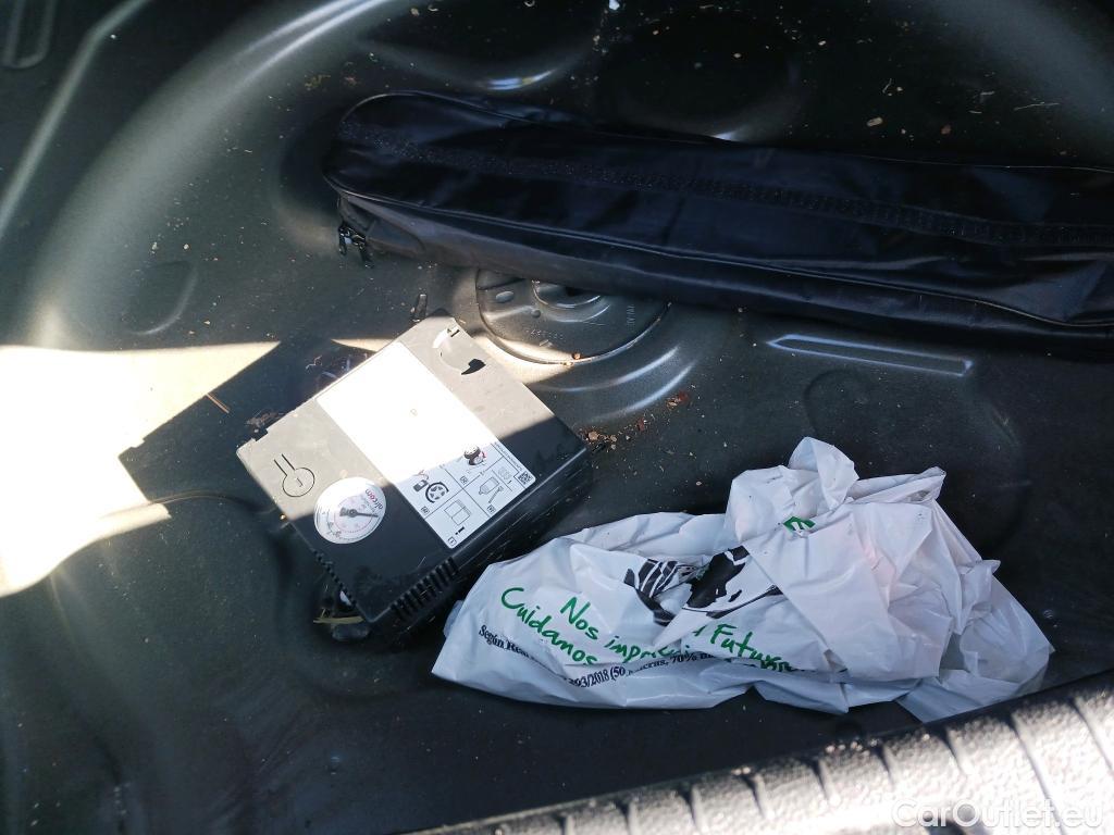  Volkswagen  Tiguan VOLKSWAGEN  / 2020 / 5P / todoterreno Life 2.0 TDI 110kW (150CV) DSG (AC2) #7