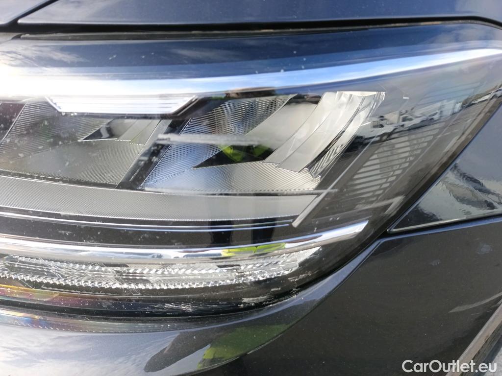  Volkswagen  Passat VOLKSWAGEN  / 2019 / 5P / familiar Variant Executive 2.0 TDI 110kW (150CV) #16