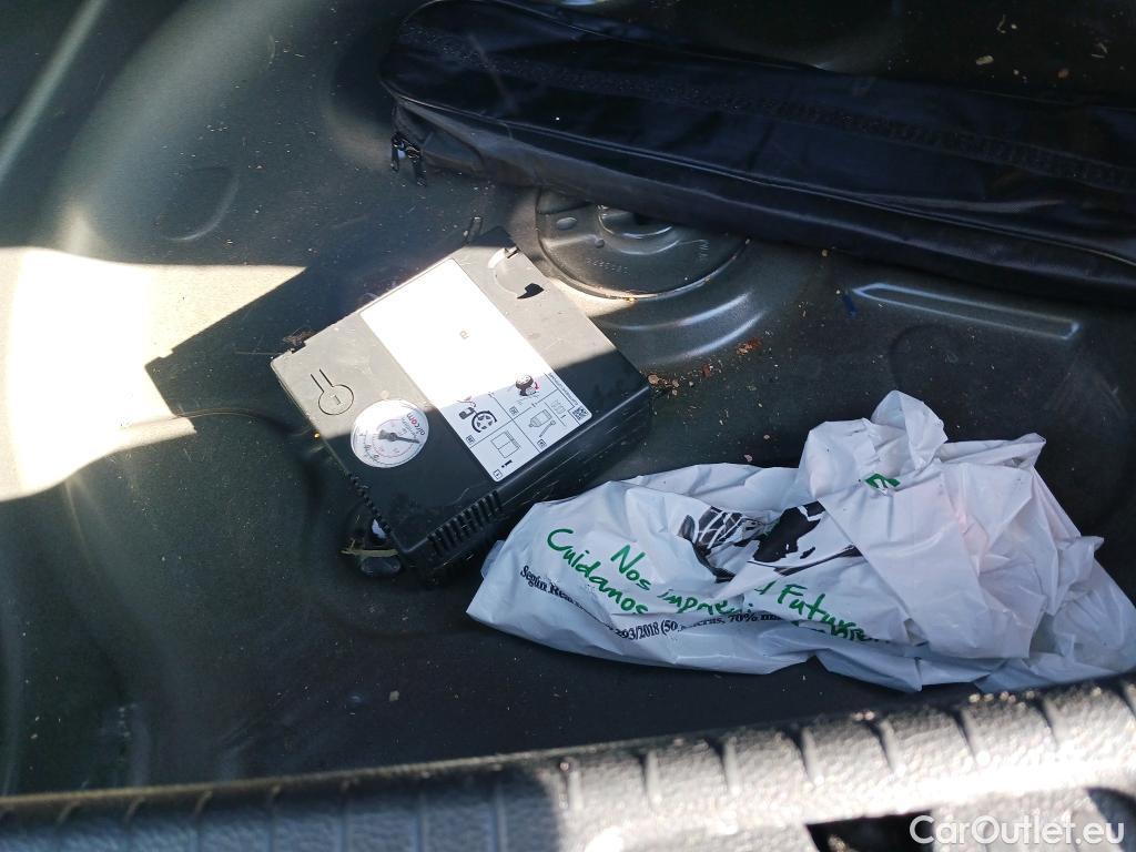  Volkswagen  Tiguan VOLKSWAGEN  / 2020 / 5P / todoterreno Life 2.0 TDI 110kW (150CV) DSG (AC2) #8